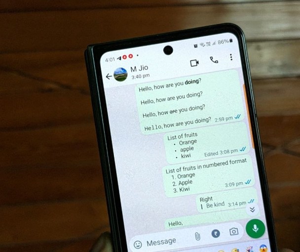 WhatsApp conversation on an Android phone.